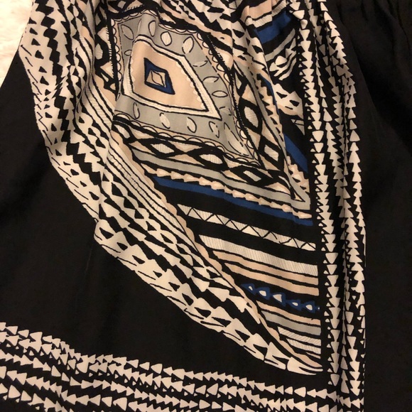 Printed Hi-Rise Shorts - Picture 2 of 3